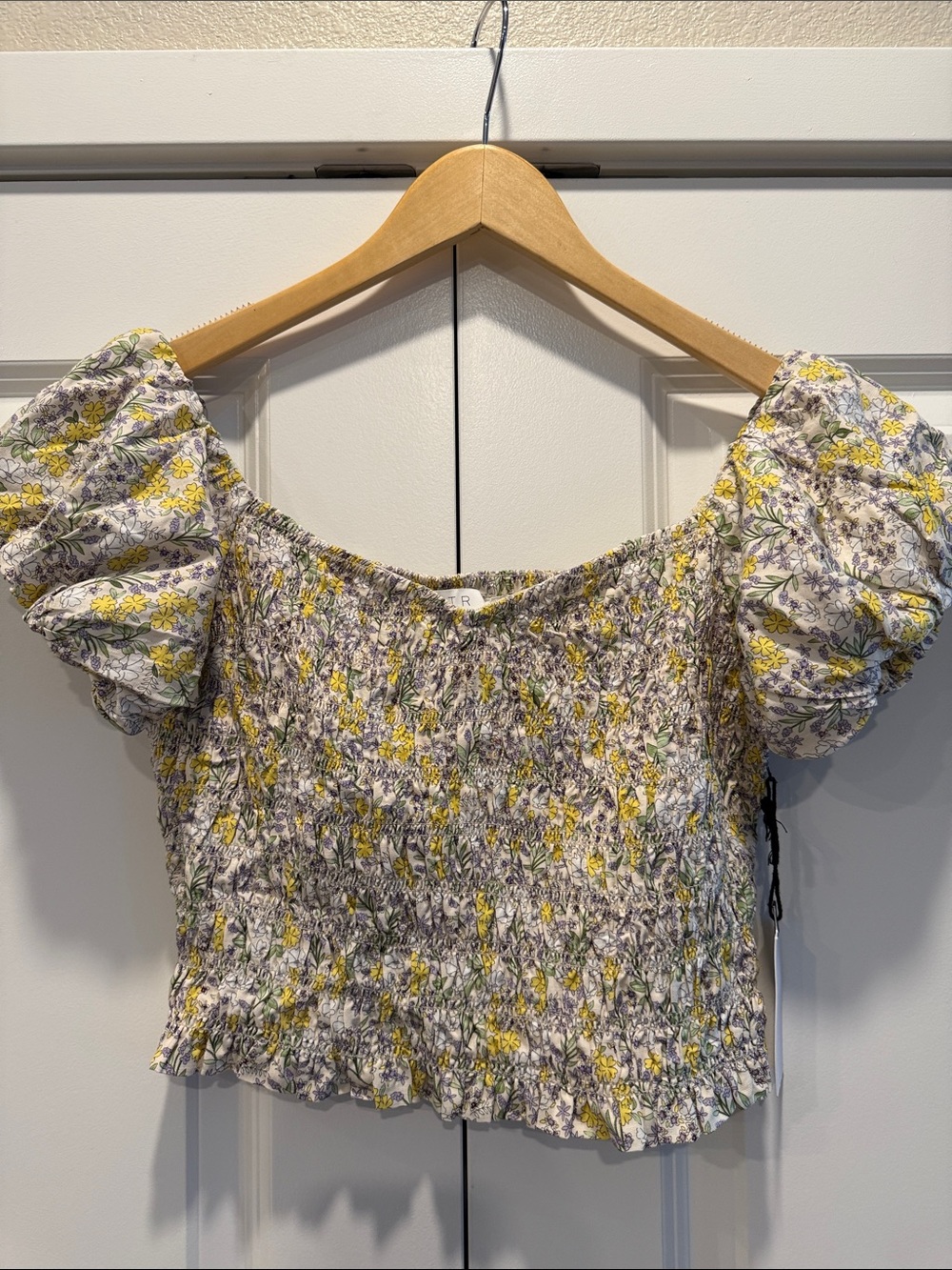 ASTR the label smocked floral crop top NWT